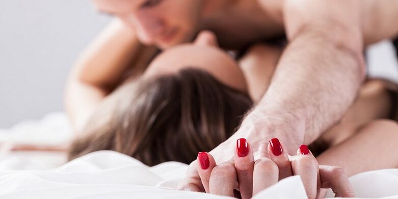 intymumas su varpos didinimo priedu